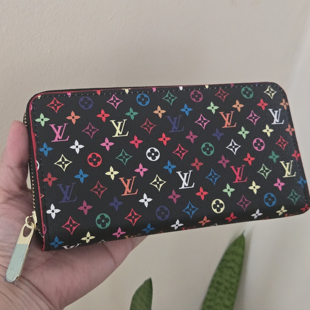 Multicolor zippy wallet *new